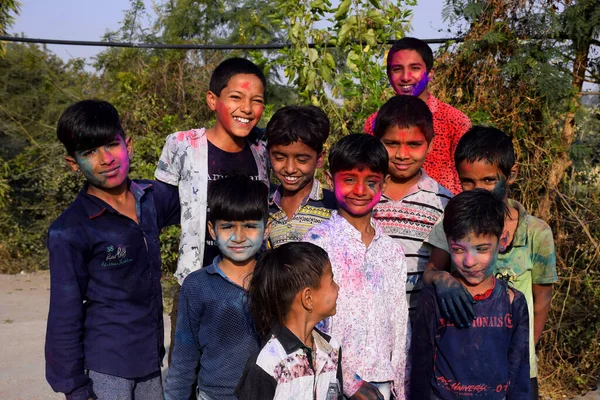 2020 Dawes Madhya Pradesh Indien Landkinder Spielen Fröhlichen Farben Konzept — Stockfoto