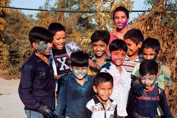 2020 Dawes Madhya Pradesh India Rural Children Playing Colors Happy — 图库照片