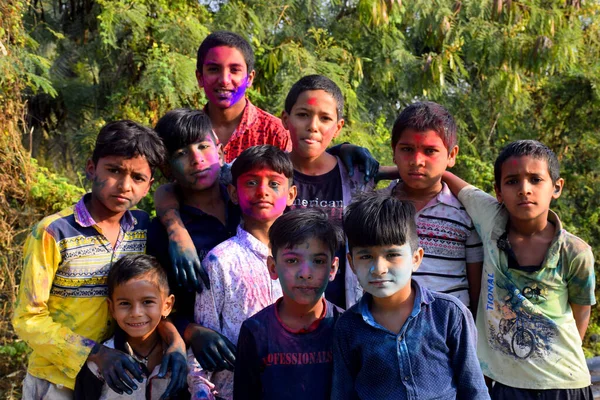 2020 Dawes Madhya Pradesh Indien Landkinder Spielen Fröhlichen Farben Konzept — Stockfoto