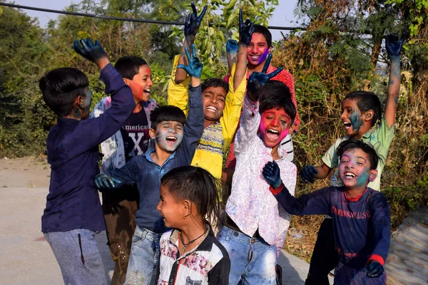 2020 Dawes Madhya Pradesh India Rural Children Playing Colors Happy — 图库照片