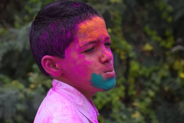 Junge Der Mit Farben Spielt Gut Gelaunt Konzept Für Indisches — Stockfoto