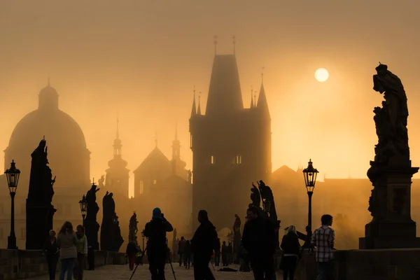 charles Köprüsü'nde turist