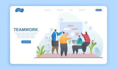 İş ortakları ofiste iş stratejisini tartışıyor