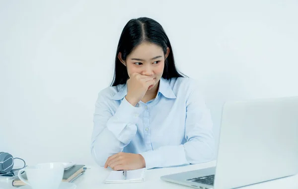 Young Asian Businesswoman Virtual Video Conference Meeting Concept Work Home — Stock Photo, Image