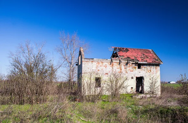 Stark zerstörtes Haus — Stockfoto