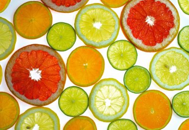 çeşitli narenciye dilimleri