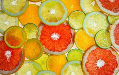 çeşitli narenciye dilimleri