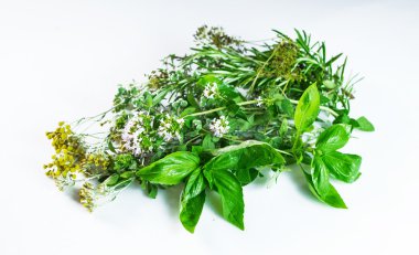 Çeşitli taze baharatlar