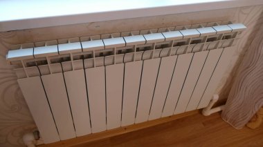 Odada su ısıtma pili var.