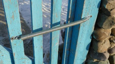 Kapılarda bir dönüş pınarı var.