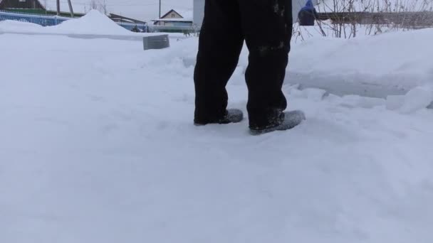 Personas Calle Quitan Nieve Con Palas — Vídeos de Stock