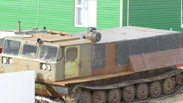 Old Military Tracked All Terrain Vehicle — Stock Photo, Image