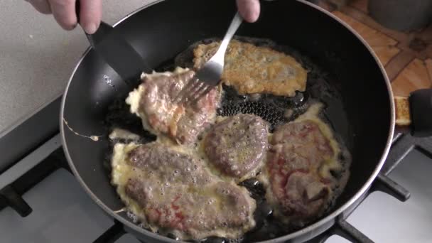 Trozos Carne Fríen Una Sartén Concepto Alimentos Saludables — Vídeo de stock