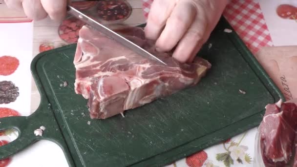 Шеф Повар Режет Мясо Оленя Ножом Концепция Здоровой Пищи — стоковое видео