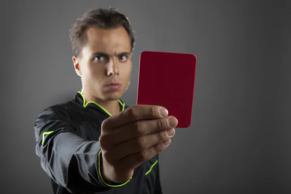 Wasit sepak bola marah menunjukkan kartu merah — Stok Foto