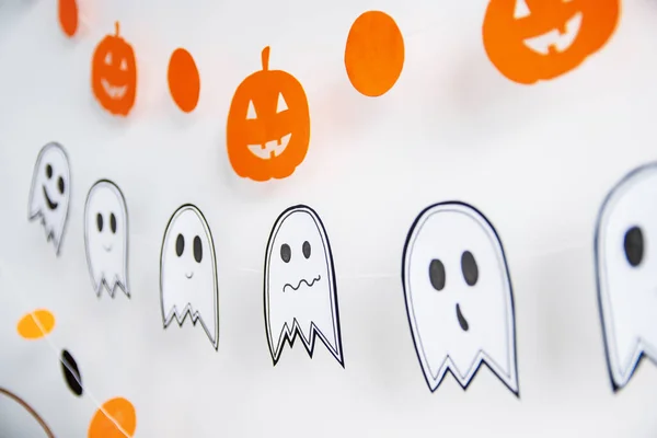 Festive Decor White Wall Garland Paper Form Pumpkin Ghost Halloween — Stock Photo, Image