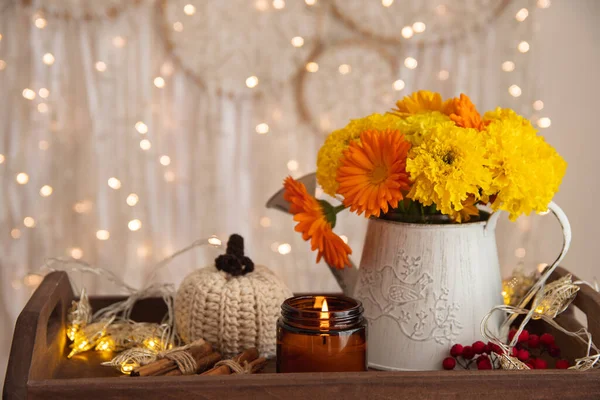 Cozy Autumn Atmosphere House Plaid Blanket Wooden Tray Decor Bouquet — Stock Photo, Image