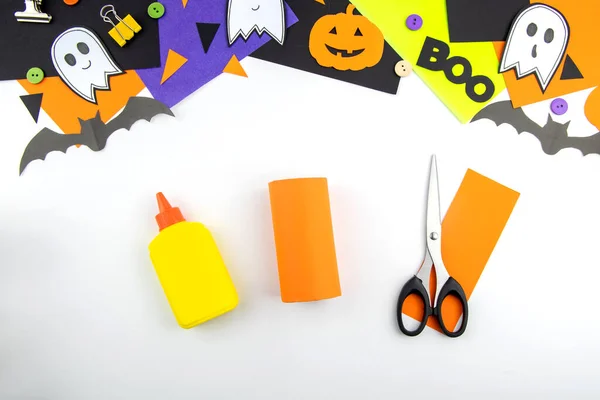 Artisanat Avec Enfant Pour Halloween Partir Rouleaux Papier Toilette Citrouille — Photo