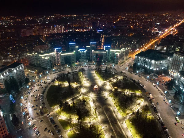 Derzhprom ve Karazina Ulusal Üniversitesi Özgürlük Svobody Meydanı Sirki Kharkiv, Ukrayna