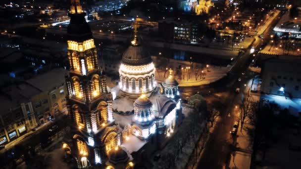 Vuela Alrededor Catedral Santa Anunciación Iluminada Con Luces Nocturnas Nevadas — Vídeos de Stock