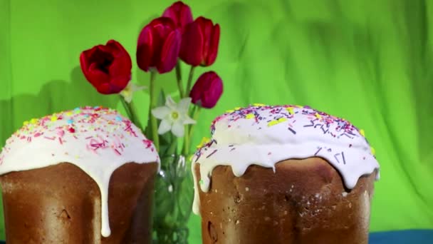 Osterferien Süßes Brot Paska Mit Zuckerguss Uhrzeigersinn Auf Grünem Hintergrund — Stockvideo