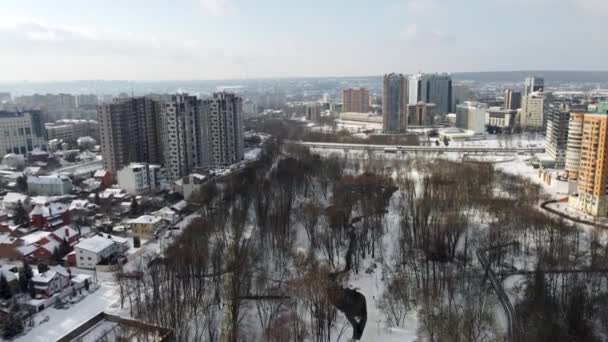 Flygfoto Kharkiv Centrum Populär Rekreationspark Sarzhyn Yar Och Moderna Bostadsområde — Stockvideo