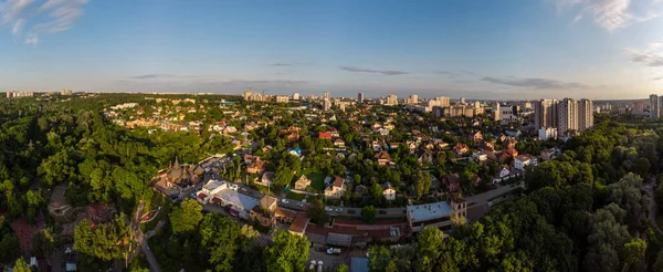 Воздушный Вечерний Панорамный Вид Детскую Площадку Церковь Зеленое Лето Харьковского — стоковое фото