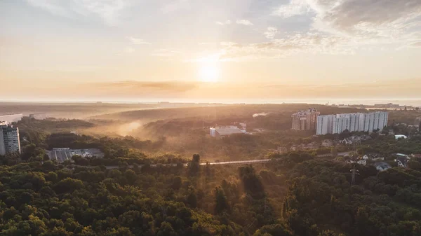 Воздушный Восход Солнца Утренняя Панорама Неба Многоэтажные Здания Зеленые Насаждения — стоковое фото