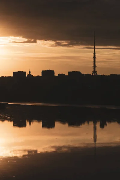 Gouden Episch Contrast Zomer Zonsopgang Uitzicht Stad Verticaal Landschap Met — Stockfoto