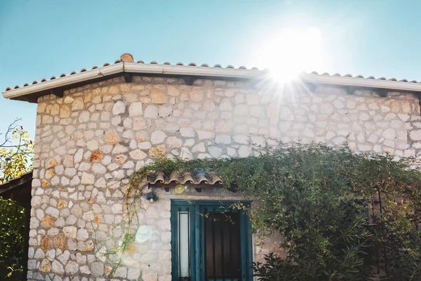 Sun Shining Greek Traditional House Roof Stone Walls Blue Doors — Stock Photo, Image