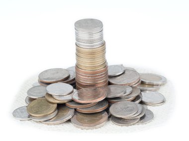  Beyaz arka plan üzerinde izole metal paraları