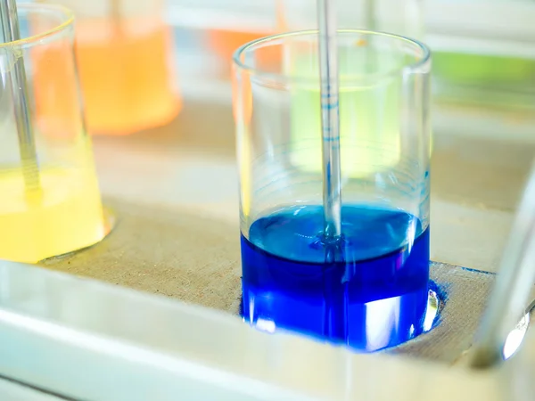 Chemiczny kolor niebieski do farbowania wyrobów włókienniczych — Zdjęcie stockowe