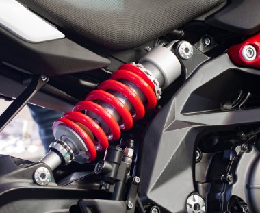 Bahar süspansiyon sistemi motosiklet üzerinde