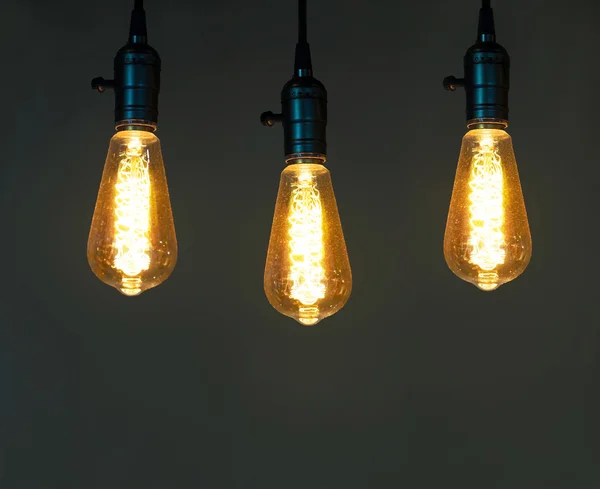 Vintage glödlampa på service — Stockfoto