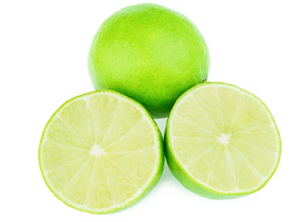 Limoni verdi affettati, il limone è un frutto succoso acido — Foto Stock