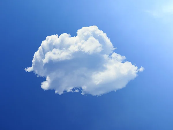 Lovely pluffy cloud on blue sky — Stock Photo, Image