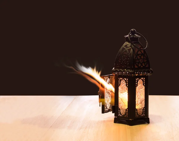 Свечи фонаря мусульманского стиля — стоковое фото