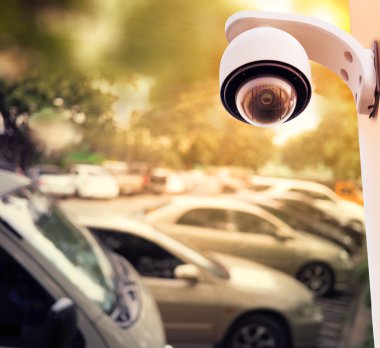 özellik güvenlik duvarı yüklü cctv