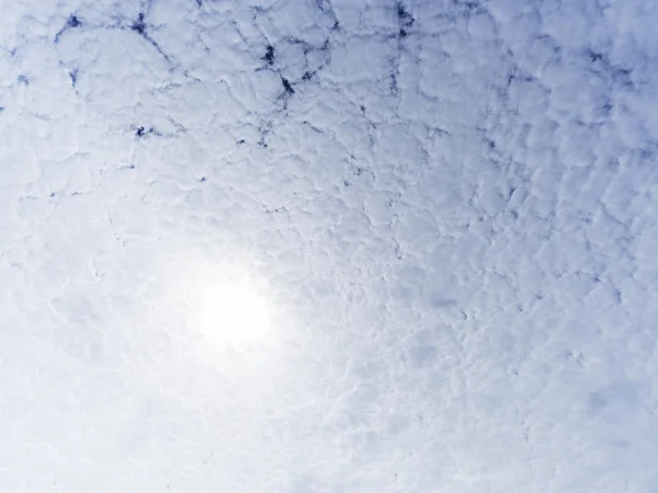 Wolkendecke über der Sonne — Stockfoto