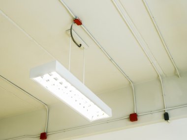 Floresan lamba tavan yüklü 