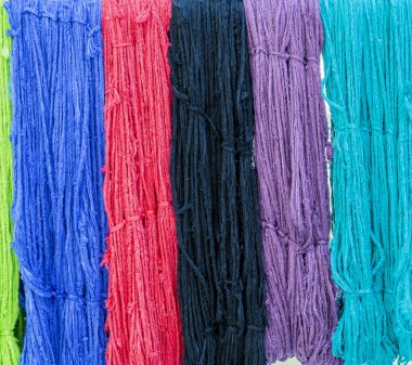 renkli Tekstil boya işleminde 