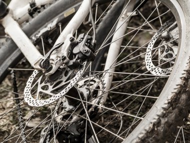 disk sonu sistemi kullanımda bisikletle