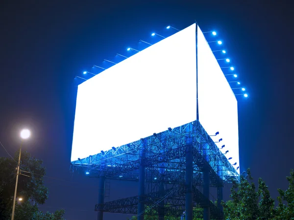 Cartellone bianco con lampada di illuminazione — Foto Stock