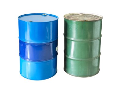 metal varil üzerinde beyaz izole