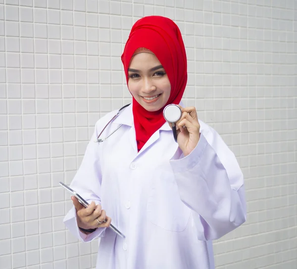 Young muslim woman as a doctor — Stock Photo, Image