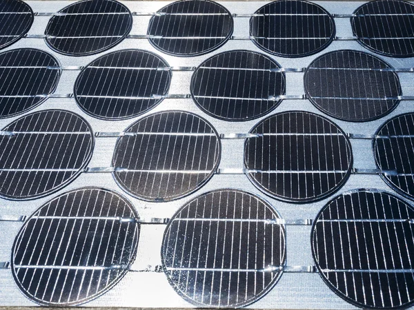 Nahaufnahme von Solarzellen in Sonnenlicht-Photovoltaik — Stockfoto