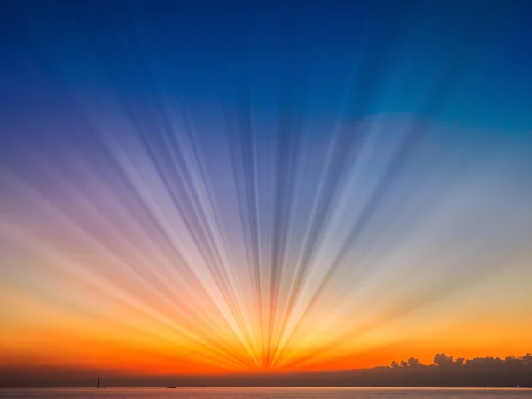 Natuur achtergrond, kleurrijke hemel op zonsondergang — Stockfoto