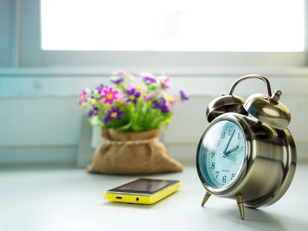 Estilo vintage de reloj despertador con campanas — Foto de Stock