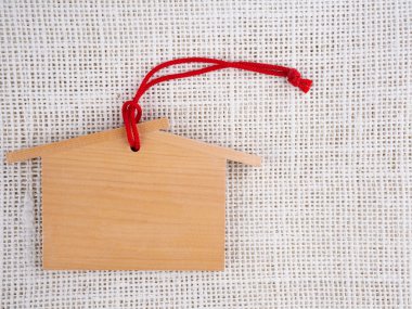 ahşap kenevir çuval ipte etiketle