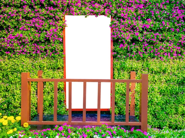 Porta su fiori colorati con spazio vuoto — Foto Stock